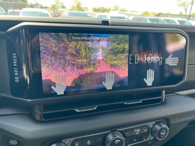 New 2026 Jeep Gladiator Sport AWD/4WD image 9
