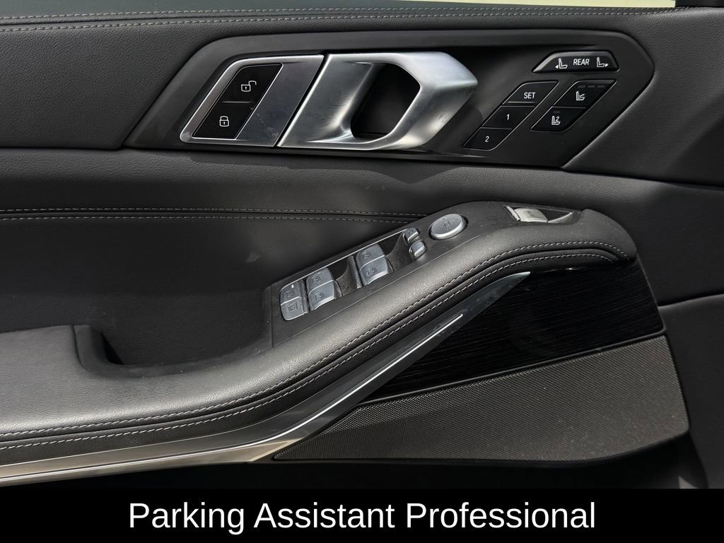 Used 2024 BMW X7 xDrive40i w/ Executive Package image 31