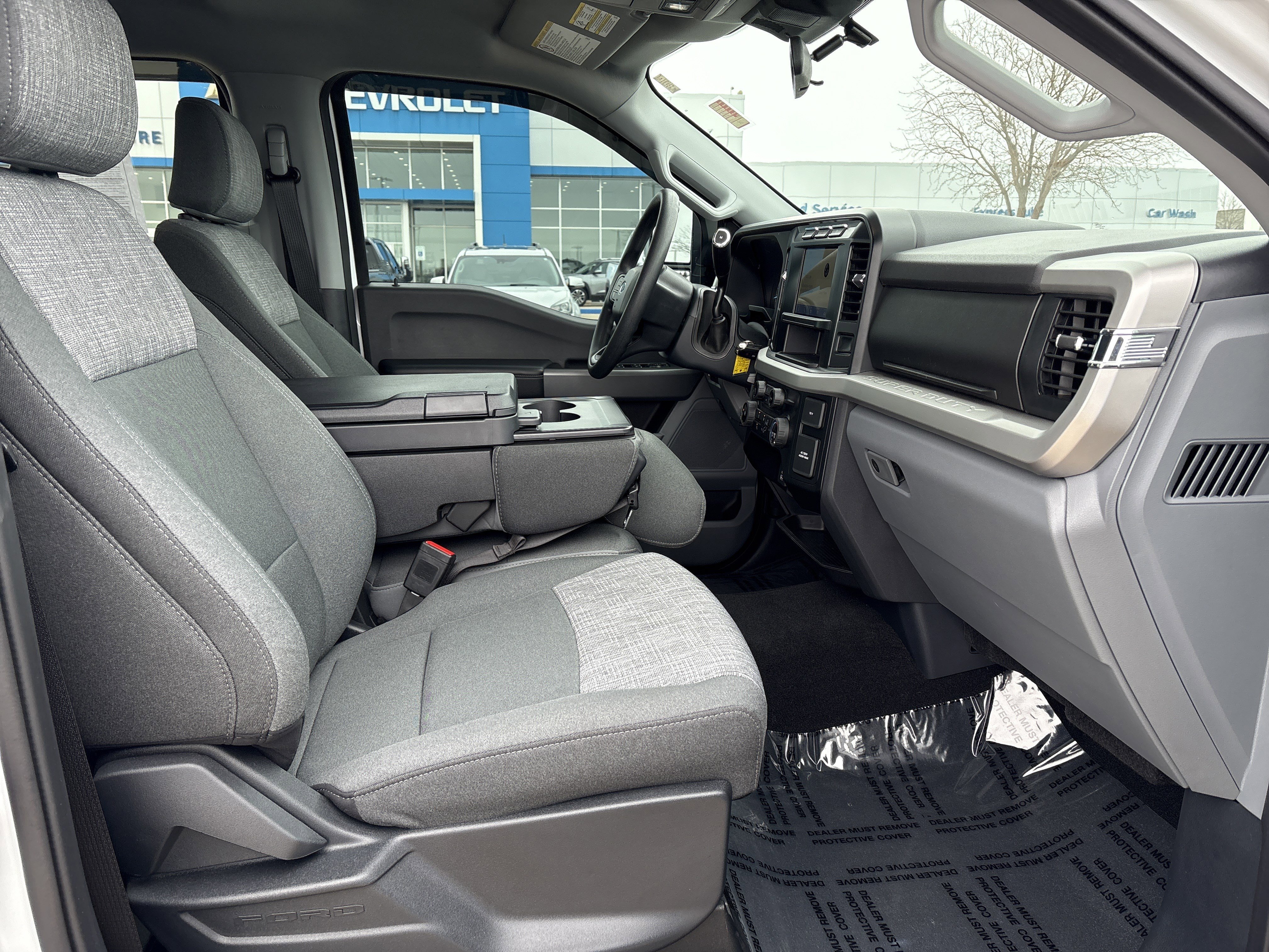 Used 2024 Ford F350 XLT w/ Snow Plow/Camper Package image 19