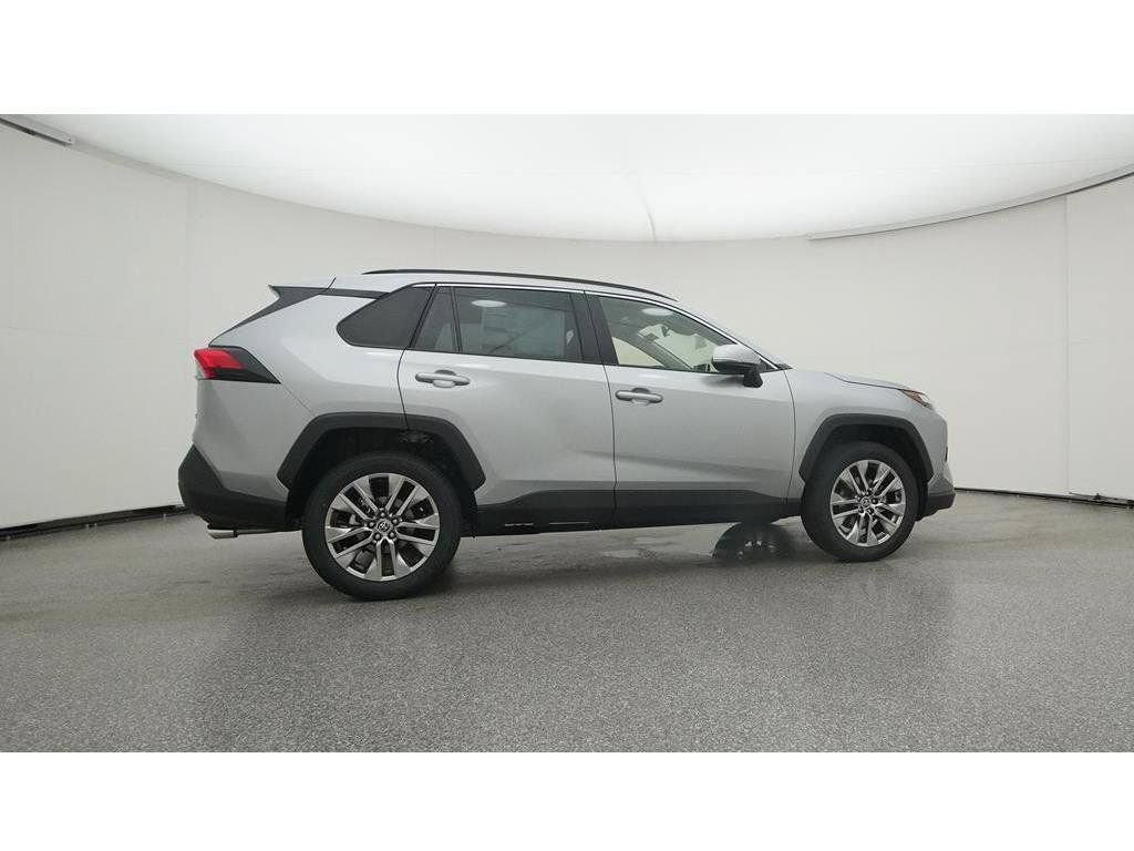 Used 2023 Toyota RAV4 XLE Premium FWD image 32