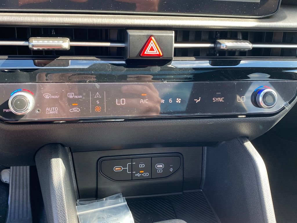 New 2026 Kia Sportage X-Line w/ X-Line Technology Package AWD/4WD image 18