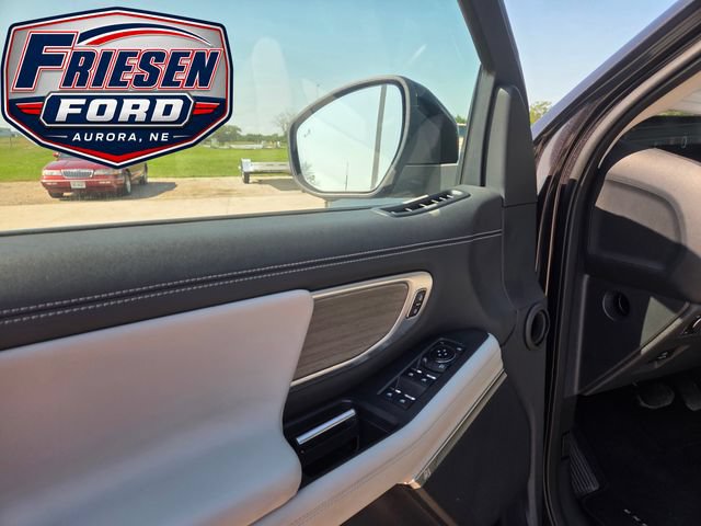 Used 2025 Ford Expedition Max Platinum w/ Driver's Package AWD/4WD image 10