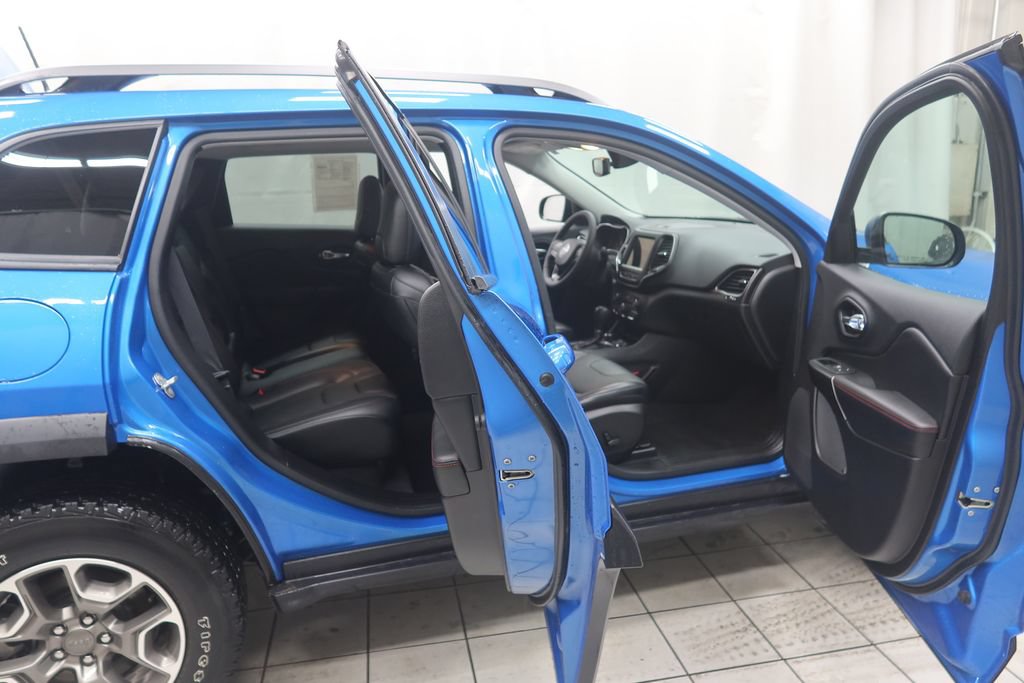 Used 2021 Jeep Cherokee Trailhawk w/ Premium Leather Package AWD/4WD image 9