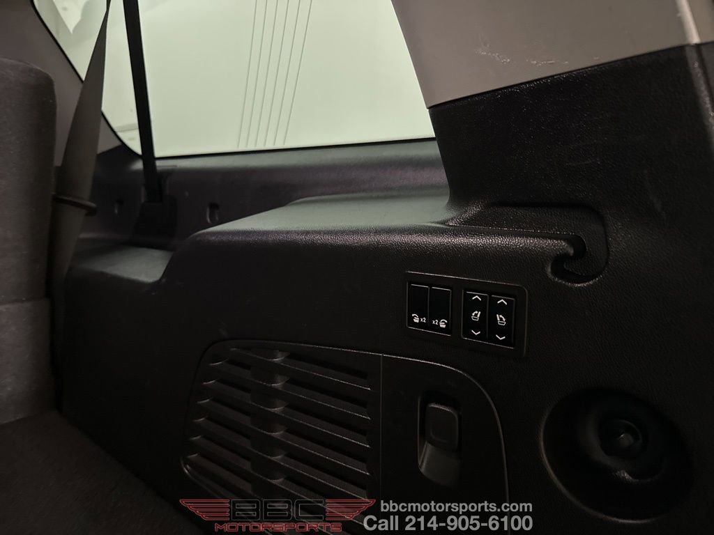 Used 2019 Chevrolet Suburban LT image 16