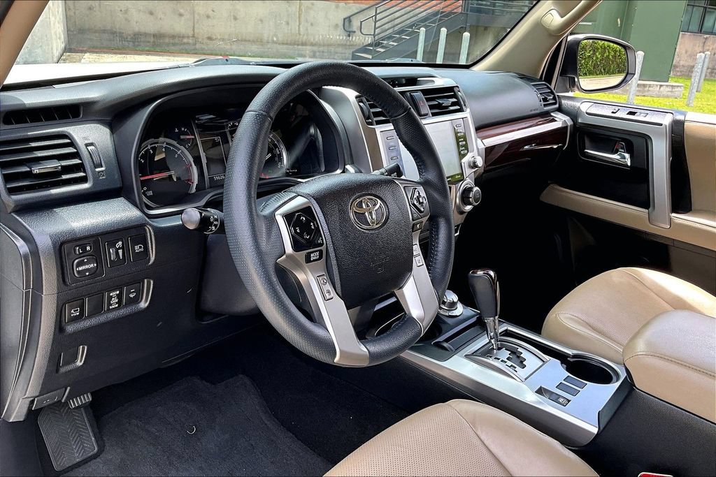 Used 2022 Toyota 4Runner Limited AWD/4WD image 19