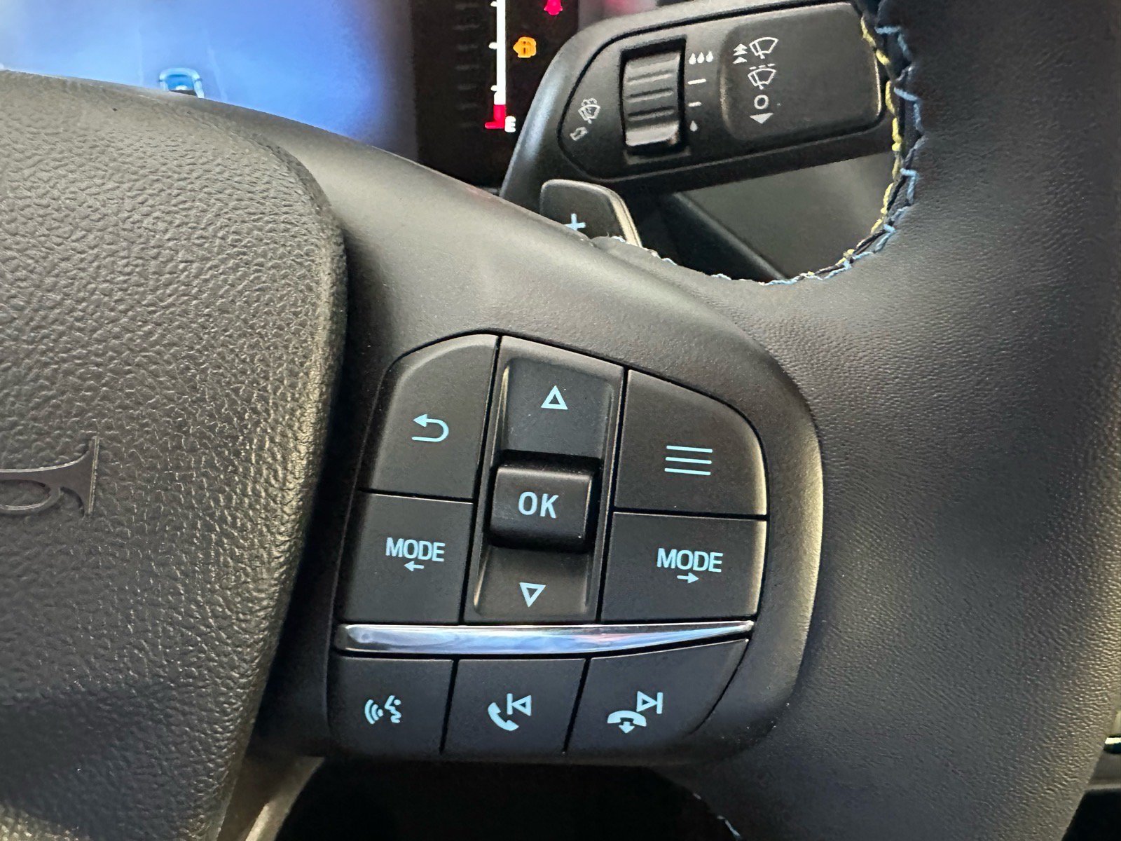 New 2026 Ford Maverick Lobo AWD/4WD image 39