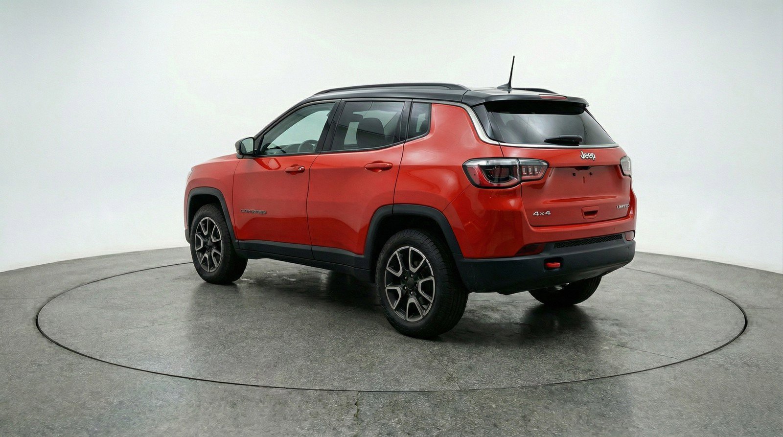 Used 2025 Jeep Compass Trailhawk AWD/4WD image 6