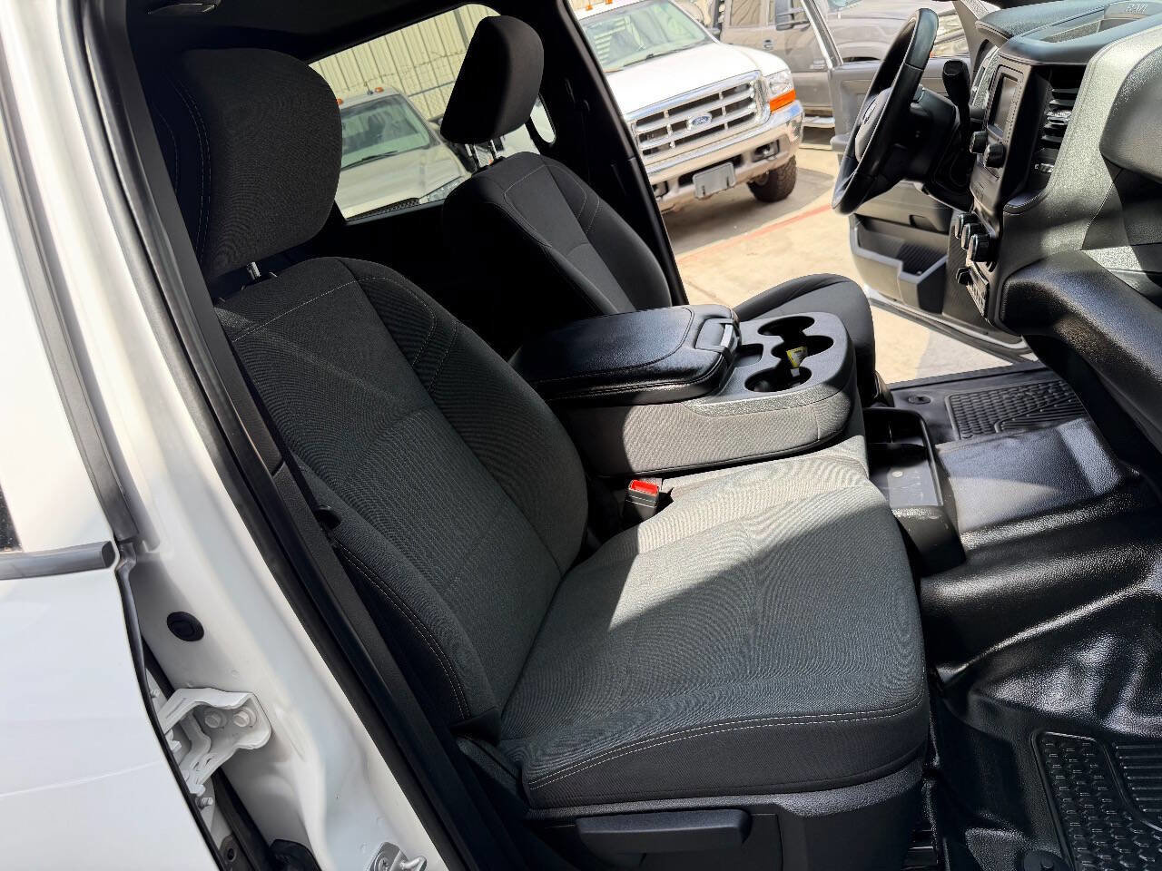 Used 2022 RAM 5500 Tradesman w/ Chrome Appearance Group AWD/4WD image 30