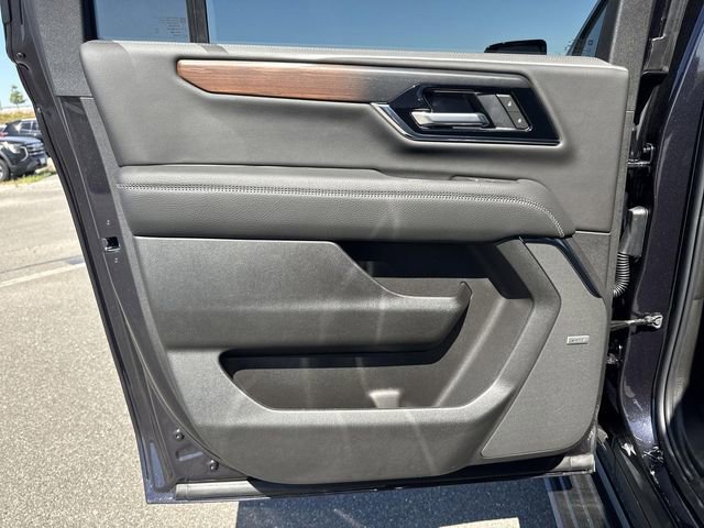 New 2026 GMC Yukon XL Denali w/ Denali Reserve Package image 23