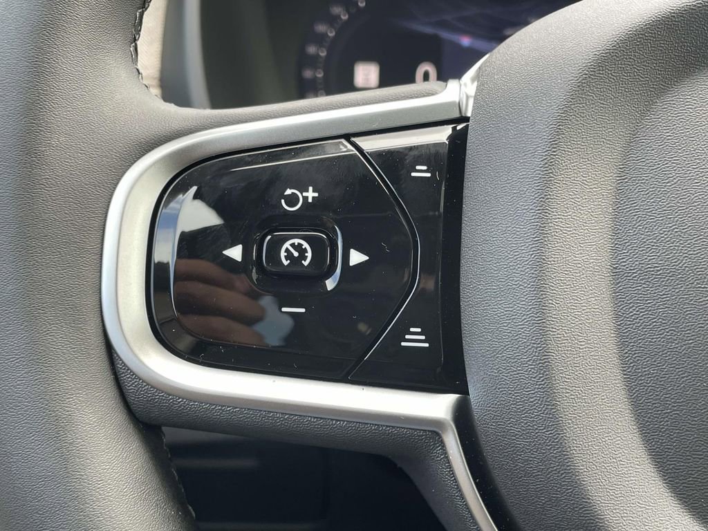 New 2026 Volvo XC90 B5 Core image 13