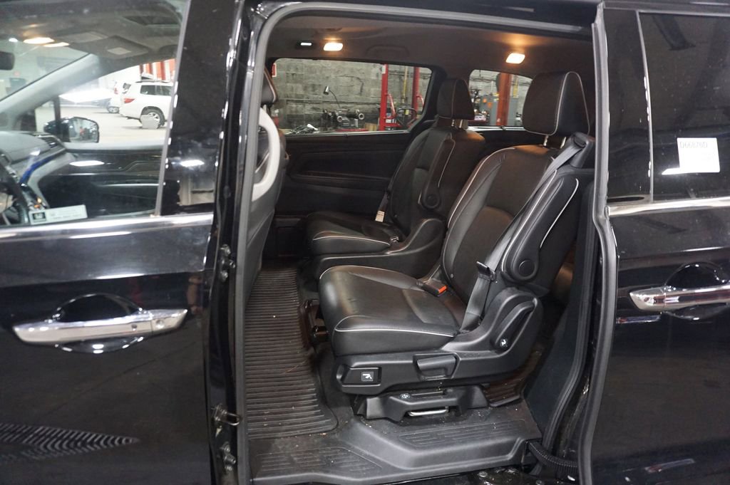 Used 2023 Honda Odyssey Elite image 14