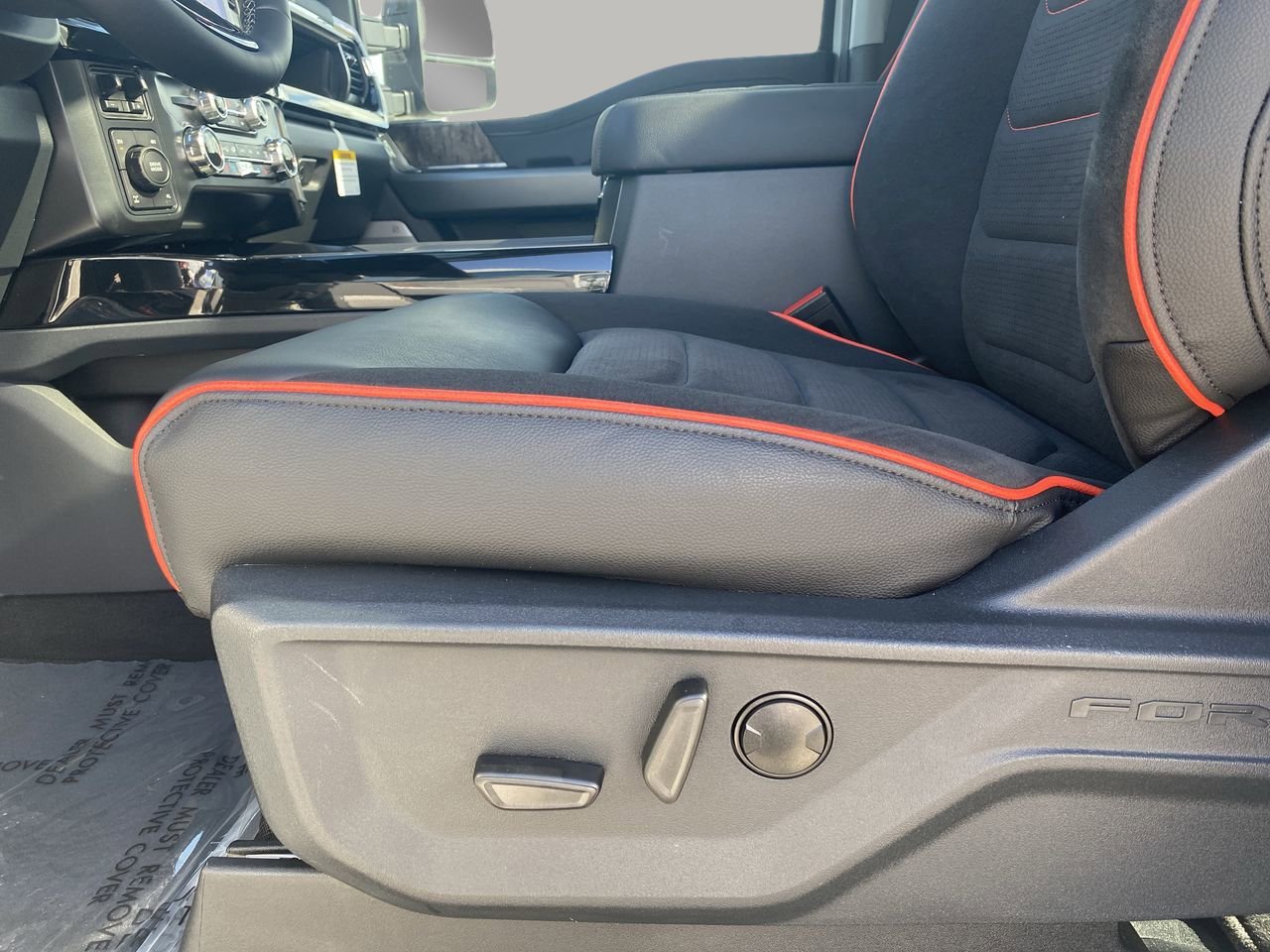 New 2026 Ford F250 Lariat w/ Black Appearance Package image 18