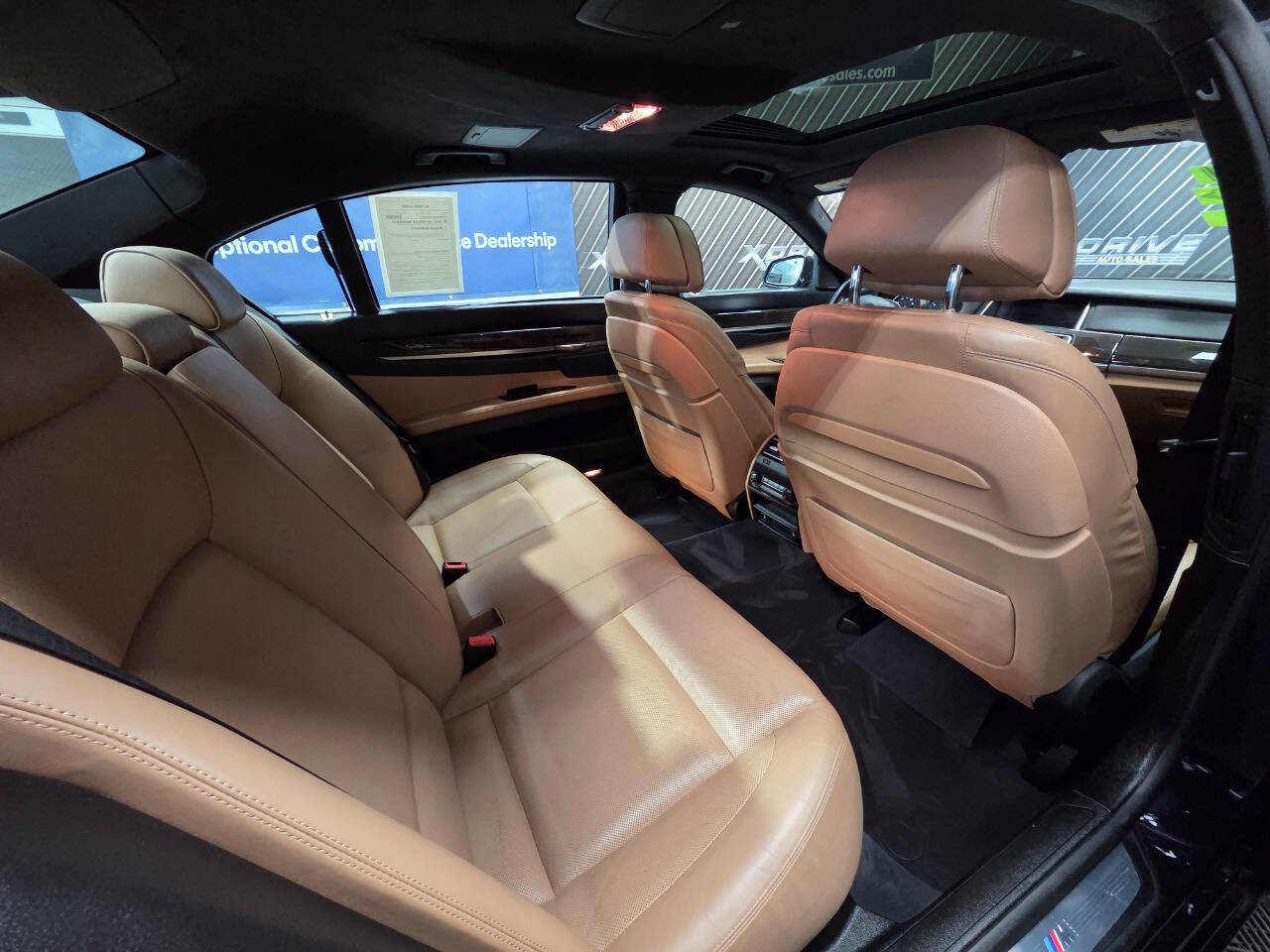 Used 2015 BMW 750Li image 31