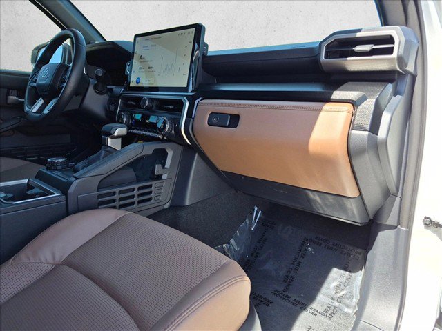 Used 2025 Toyota 4Runner Limited w/ Tow Technology Package AWD/4WD image 23