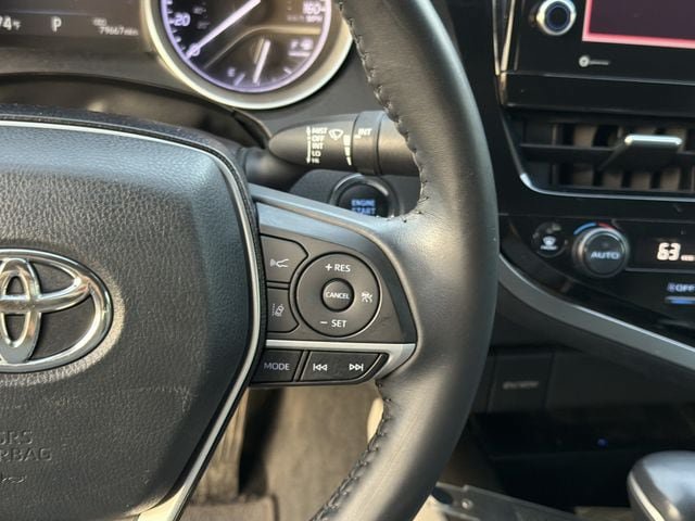Used 2021 Toyota Camry XLE FWD image 25