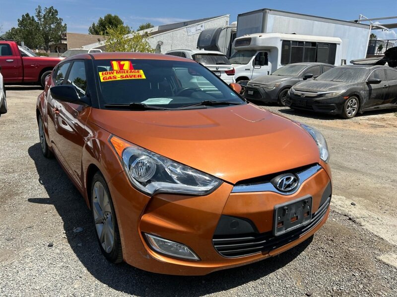 Used 2017 Hyundai Veloster FWD image 14