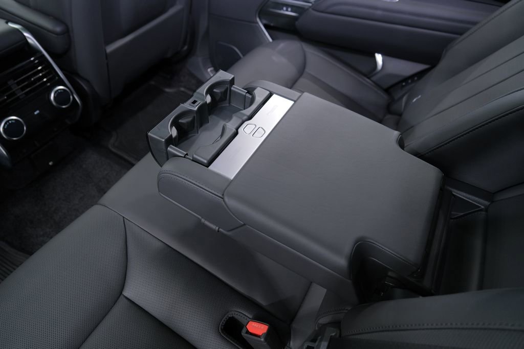 Used 2026 Land Rover Range Rover Long Wheelbase SE image 35