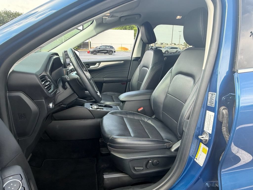 Used 2022 Ford Escape Titanium AWD/4WD image 9