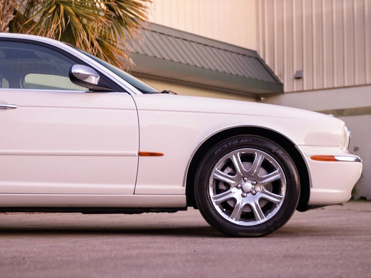 Used 2004 Jaguar XJ8 RWD image 19