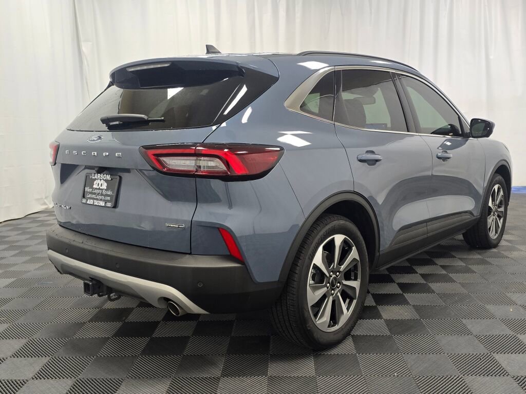 Used 2025 Ford Escape Platinum w/ Premium Technology Package image 6