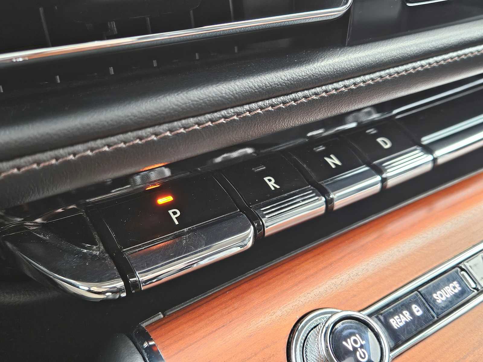 Used 2020 Lincoln Aviator Reserve w/ Equipment Group 202A image 30