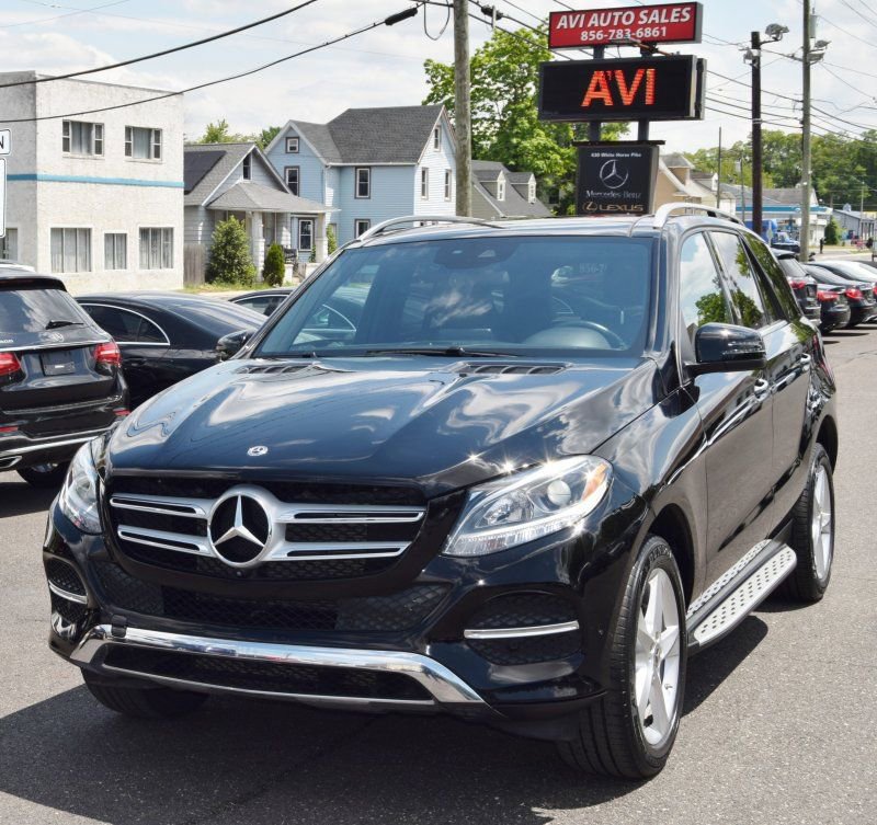 Used 2017 Mercedes-Benz GLE 350 4MATIC image 2