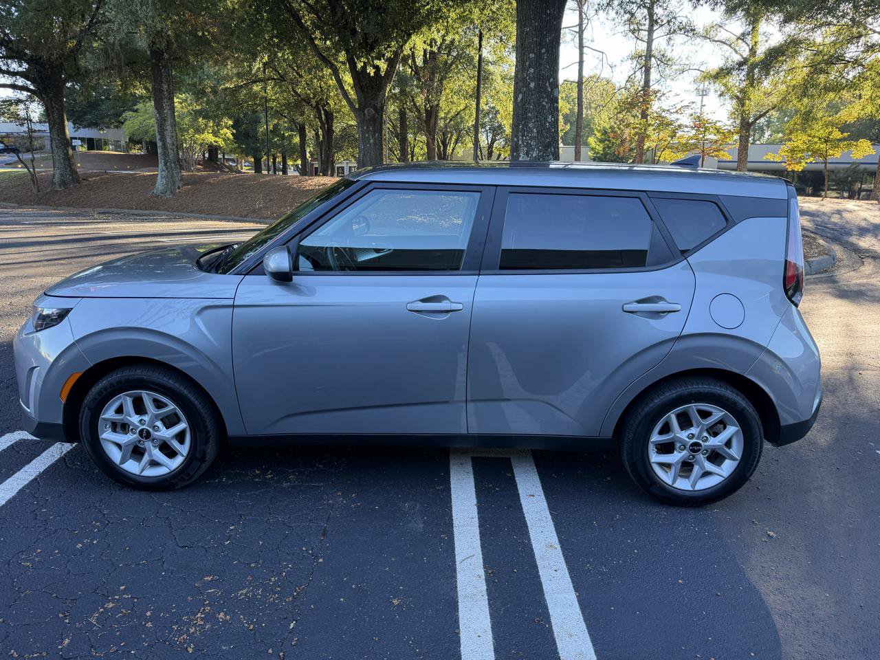Used 2024 Kia Soul LX w/ Option Group 015 FWD image 8