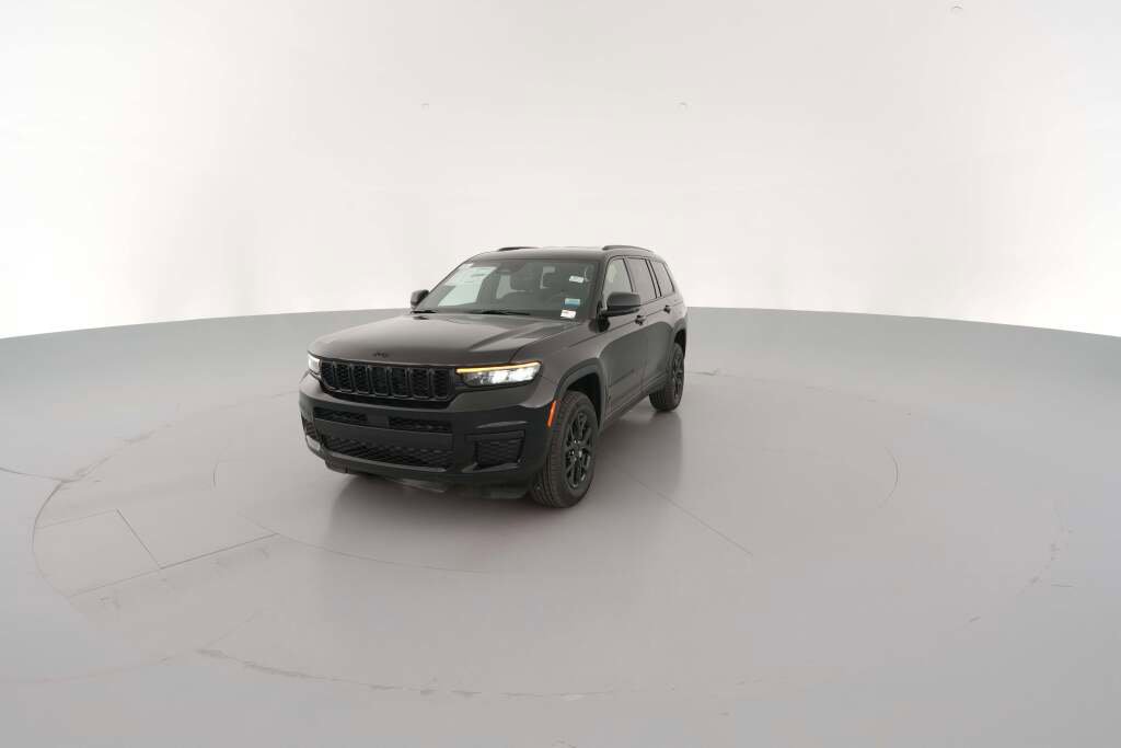 New 2025 Jeep Grand Cherokee L Laredo image 3