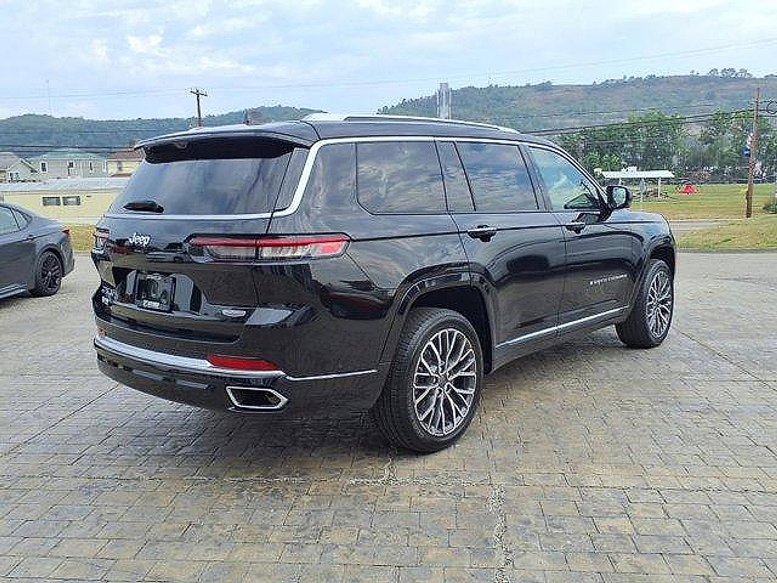 Used 2021 Jeep Grand Cherokee L Summit image 5