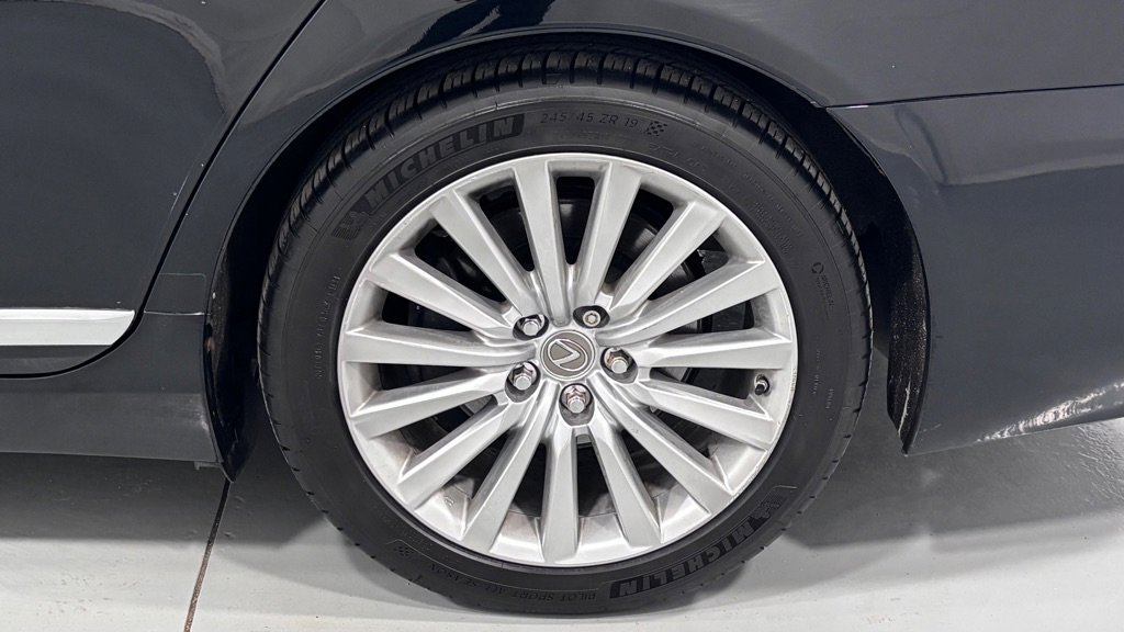 Used 2015 Lexus LS 460 L image 31