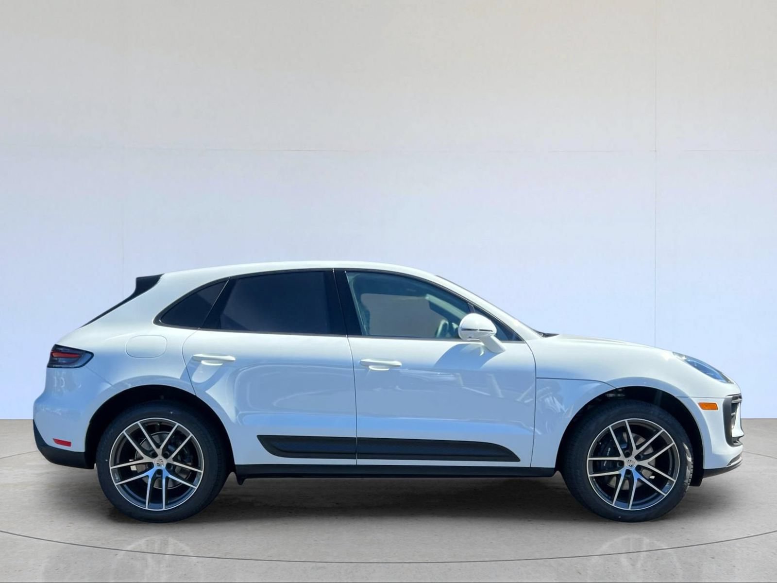 New 2026 Porsche Macan AWD/4WD image 9