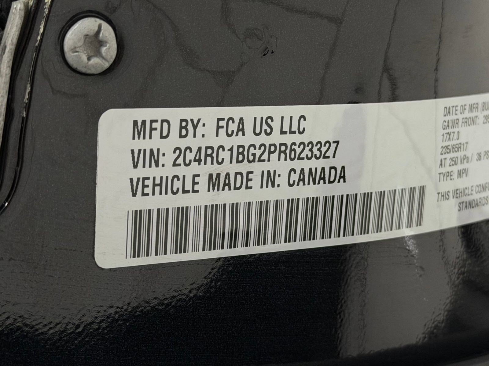 Used 2023 Chrysler Pacifica Touring-L FWD image 19