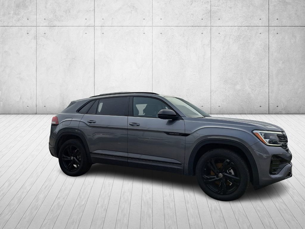 Used 2025 Volkswagen Atlas Cross Sport SEL R-Line image 3