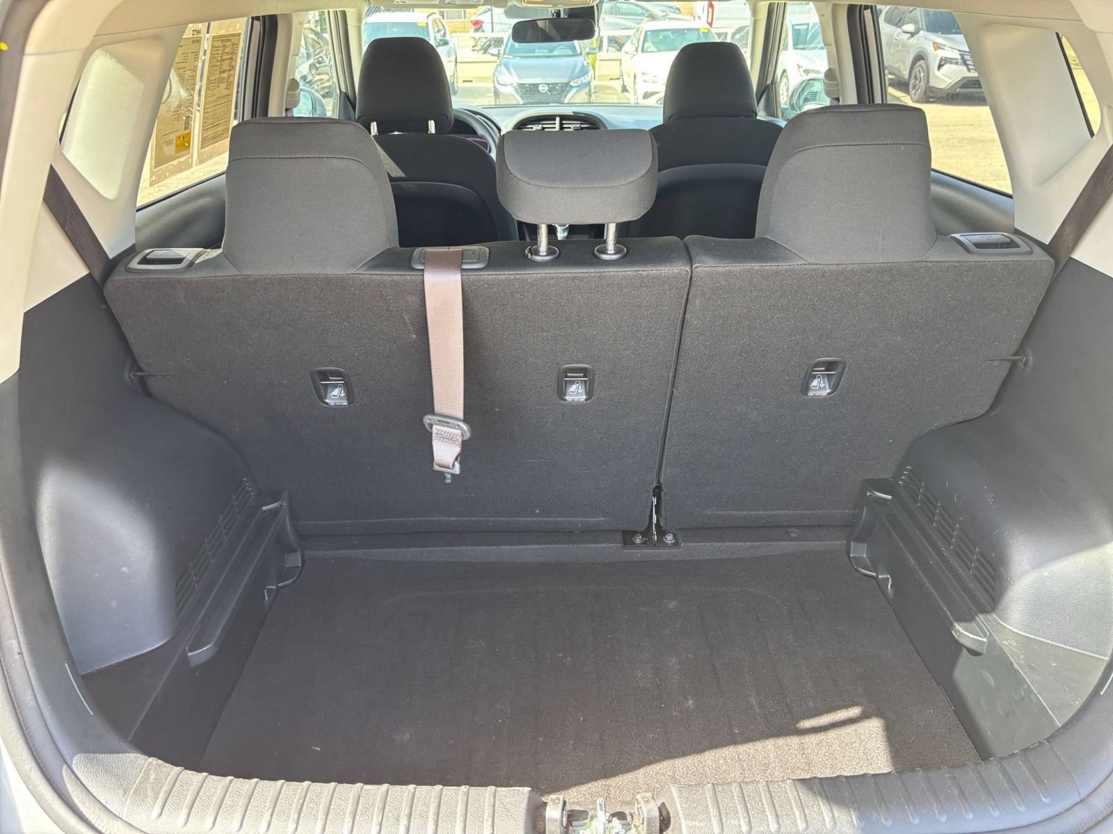Used 2025 Kia Soul LX w/ LX Technology Package FWD image 28