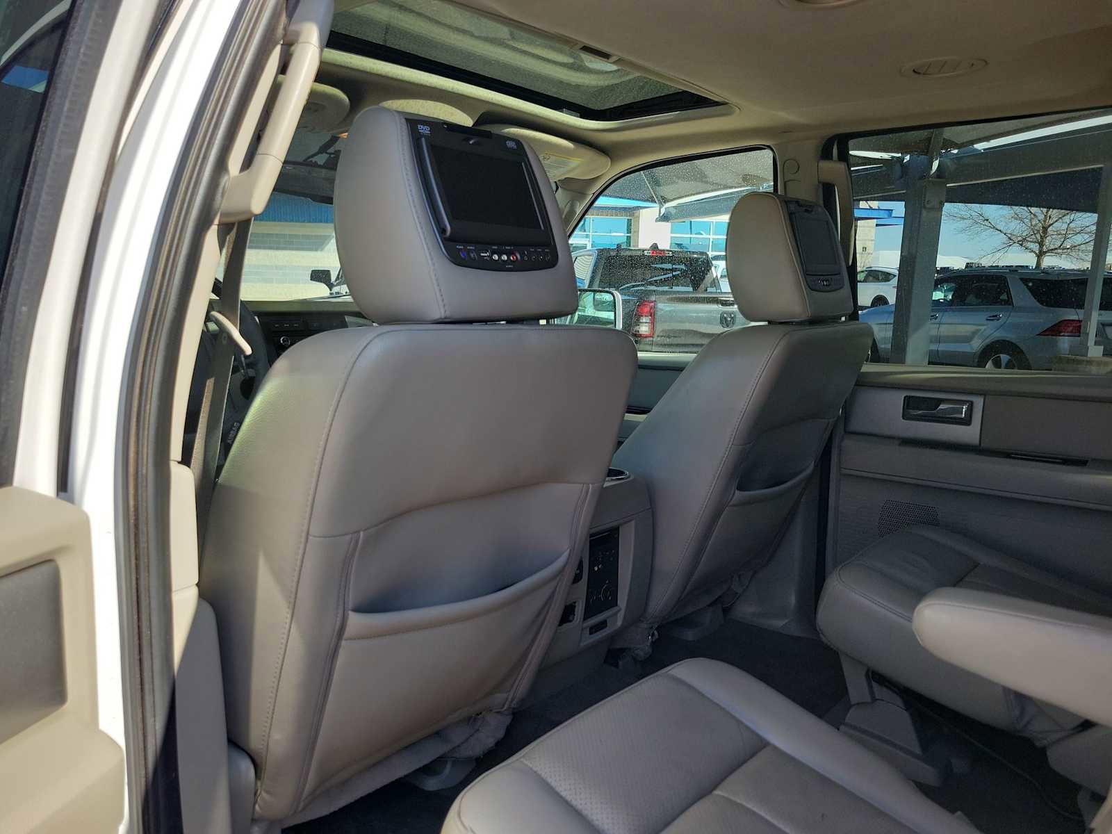 Used 2013 Ford Expedition Limited image 8