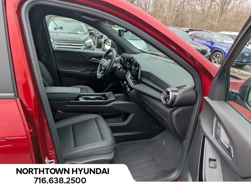 Used 2025 Chevrolet Equinox LT w/ Convenience Package II image 41