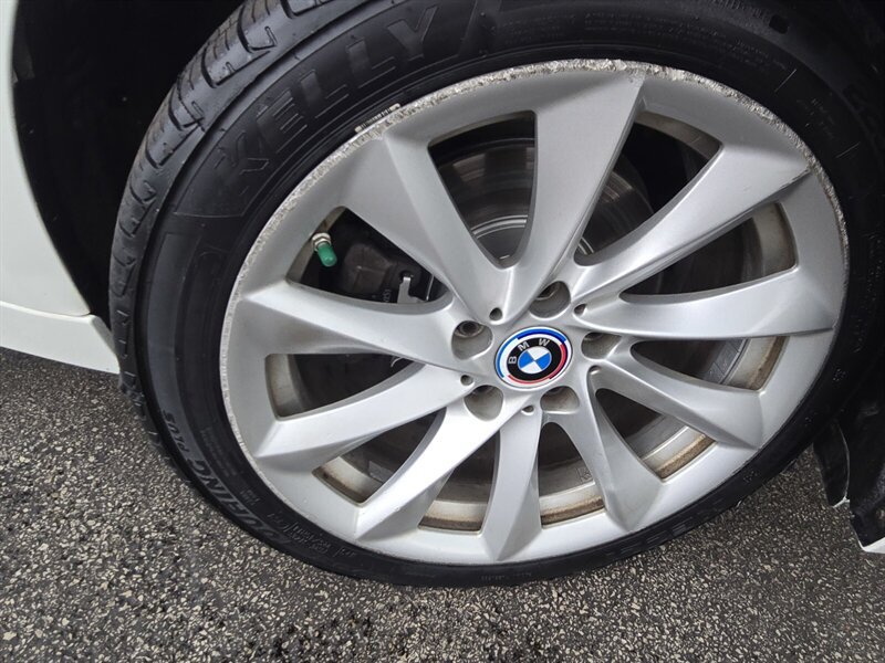 Used 2018 BMW 320i xDrive Sedan AWD/4WD image 31