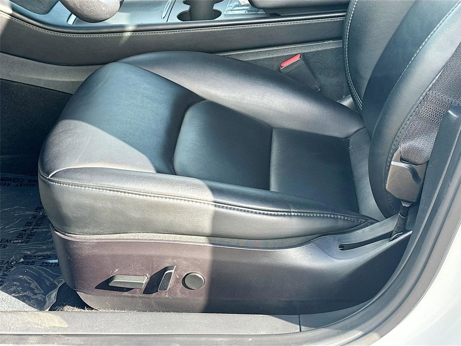 Used 2023 Tesla Model 3 Standard Range image 19