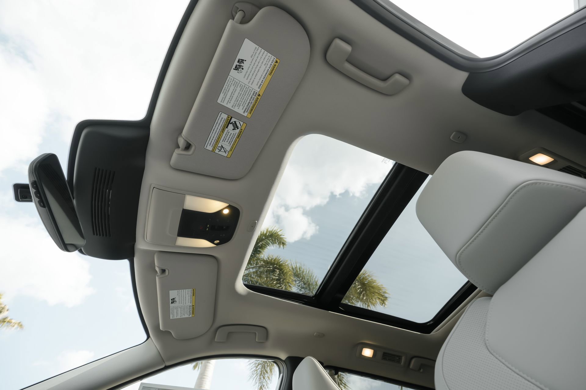 New 2026 INFINITI QX60 Luxe w/ Family Package image 18