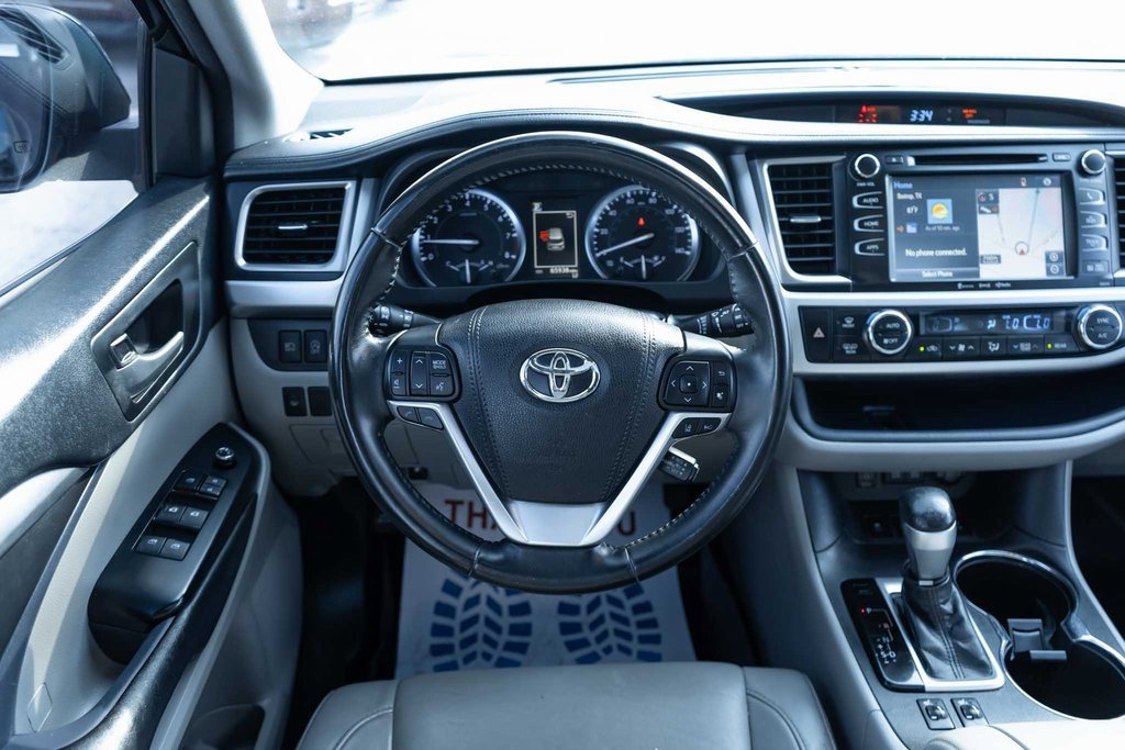 Used 2018 Toyota Highlander XLE image 18