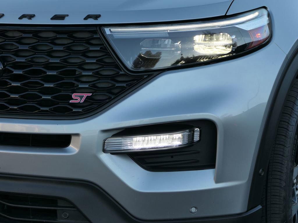 Used 2020 Ford Explorer ST w/ Premium Technology Package image 9