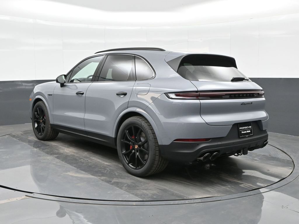 New 2026 Porsche Cayenne S image 3