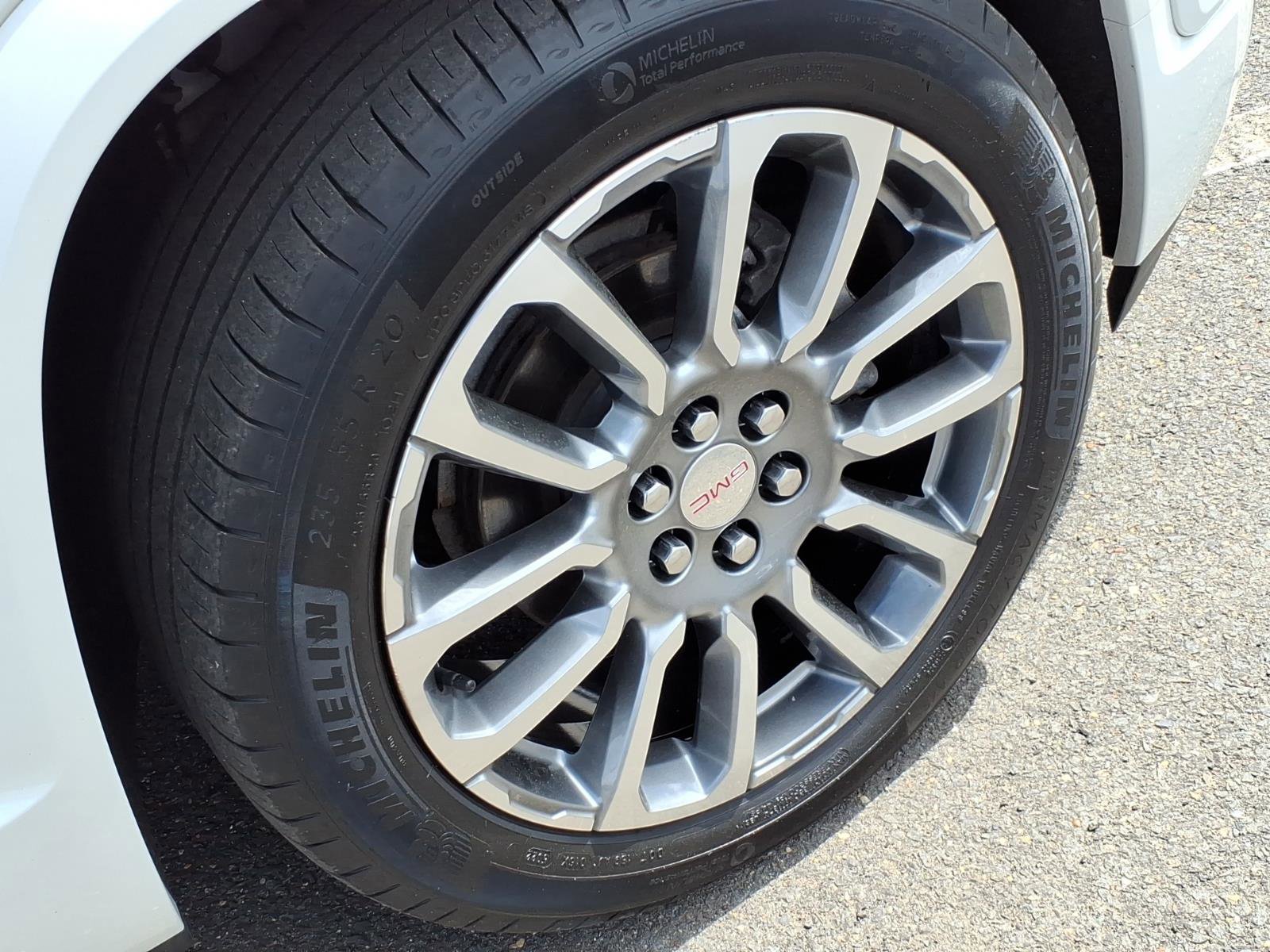 Certified 2023 GMC Acadia Denali w/ Denali Ultimate Package AWD/4WD image 7