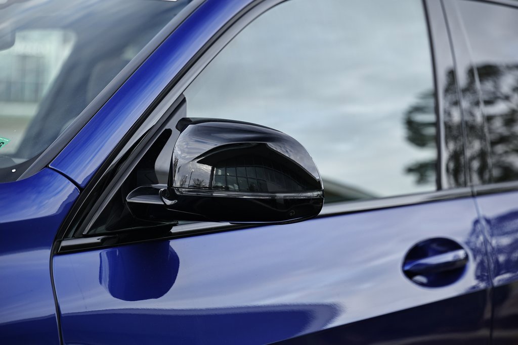 New 2026 BMW X5 M60i w/ Climate Comfort Package image 11