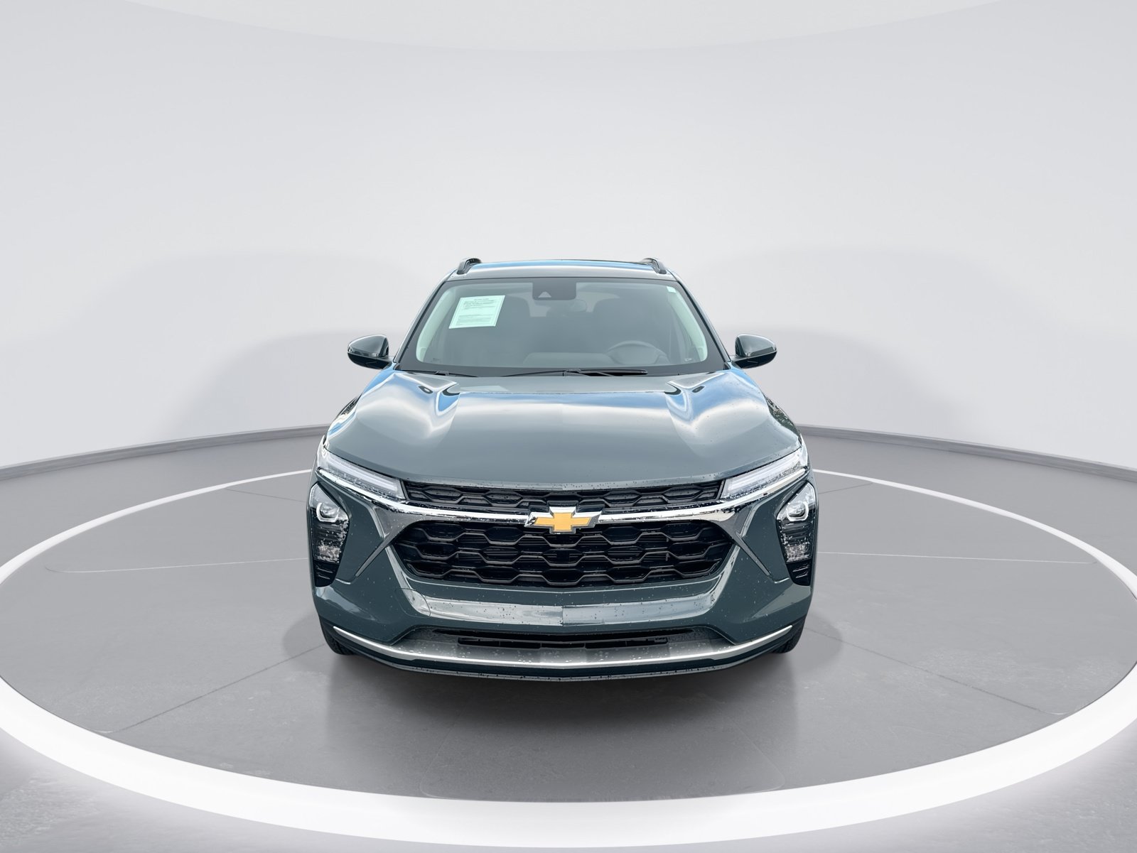 Used 2025 Chevrolet Trax LT w/ Driver Confidence Package FWD image 3