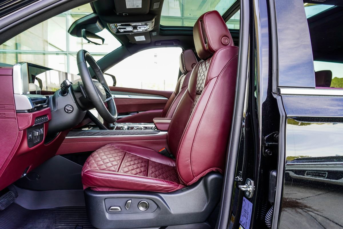 Used 2026 Cadillac Escalade Luxury w/ Touring Package image 42