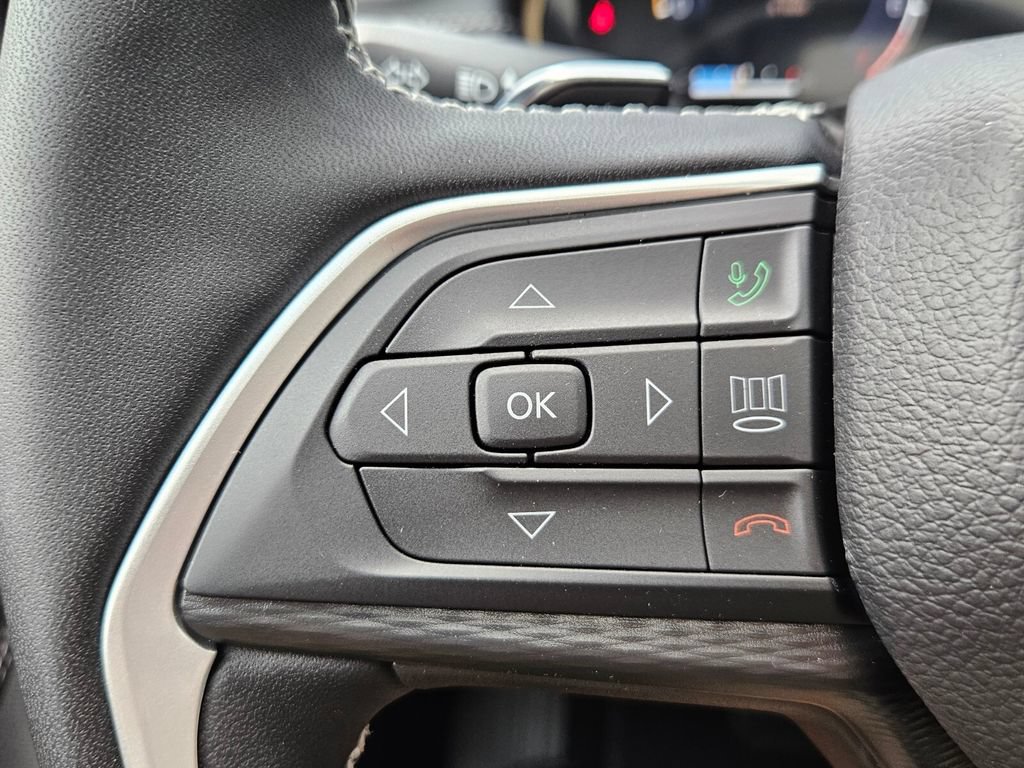 New 2025 Jeep Grand Cherokee Laredo X w/ Luxury Tech Group I RWD image 22