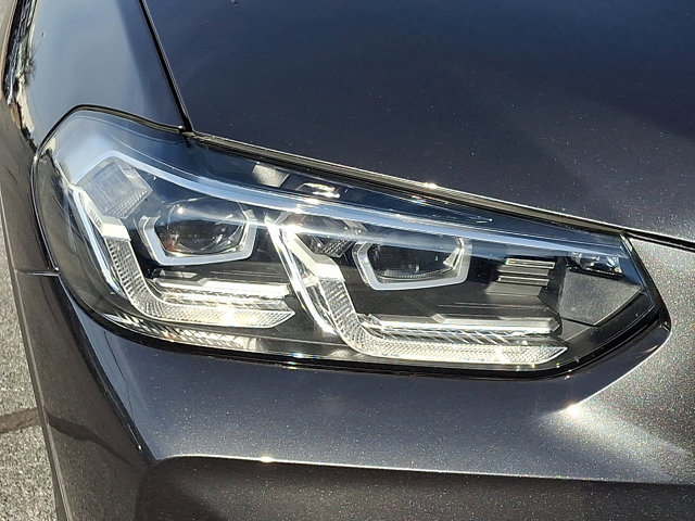 Certified 2023 BMW X4 xDrive30i w/ Premium Package image 9