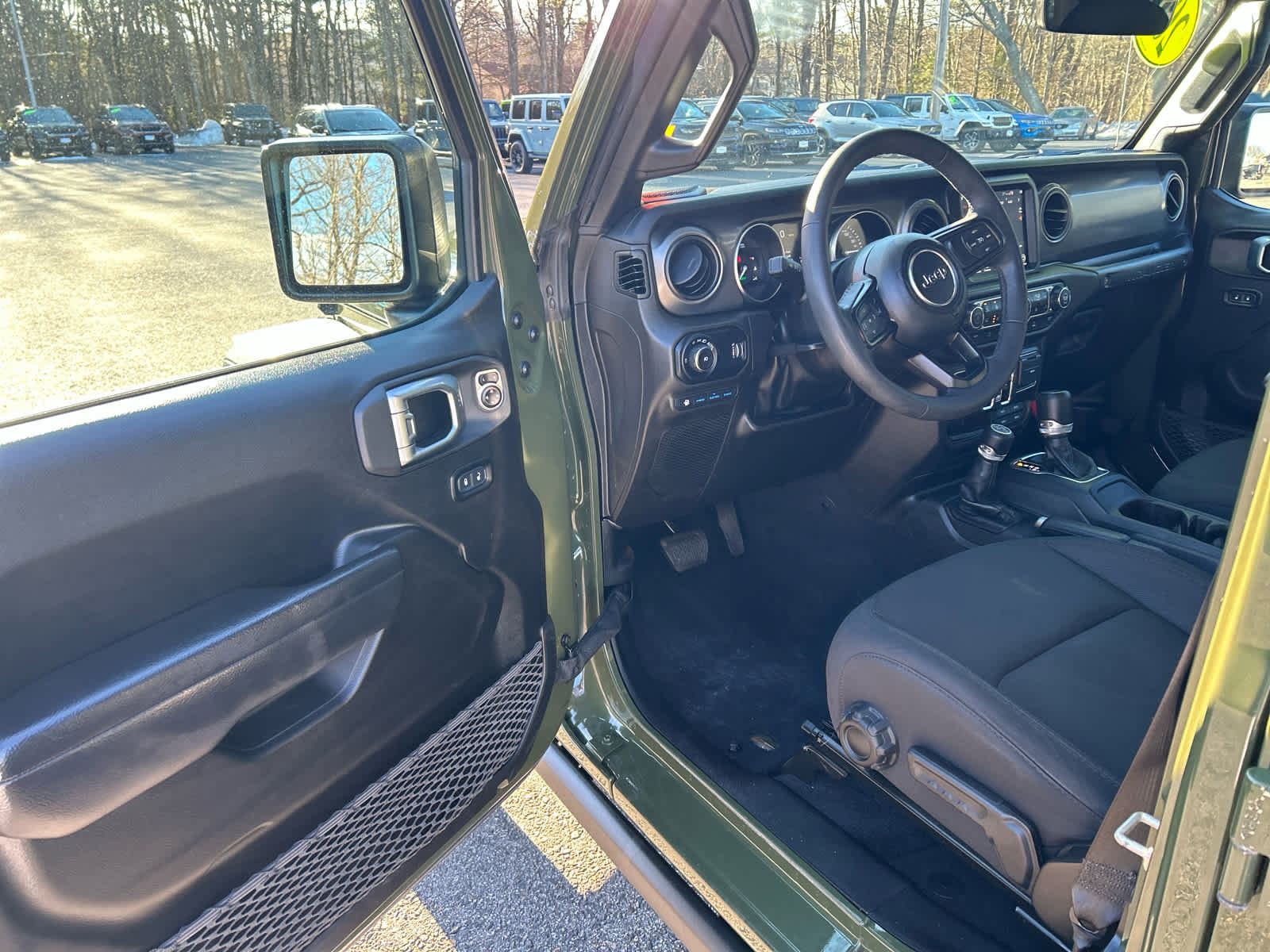 Used 2023 Jeep Wrangler Unlimited w/ Sun & Screen Package image 20