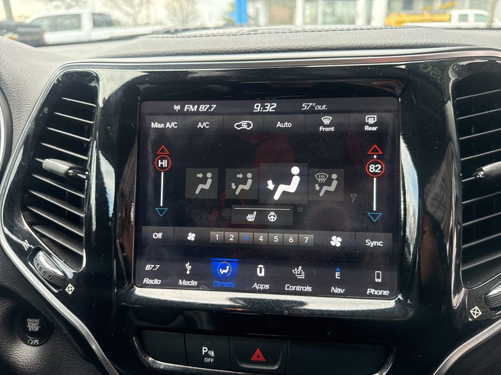 Used 2019 Jeep Cherokee Limited image 26